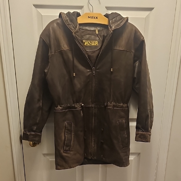 Danier Jackets & Blazers - VINTAGE Danier Dark Brown Leather Jacket